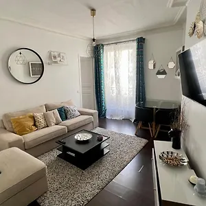 Appartement Superbe 2 Proche Montmartre, Parijs
